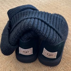 Barely worn UGG boots, black. Super cute!